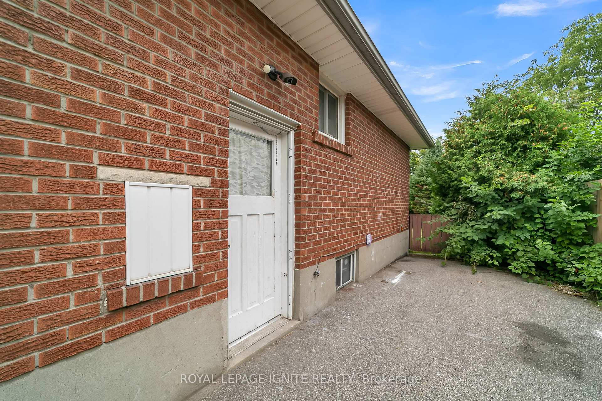 Photo 3 of Unit Bsmt, 117 Cabot Street, Oshawa, Vanier — HOMEH