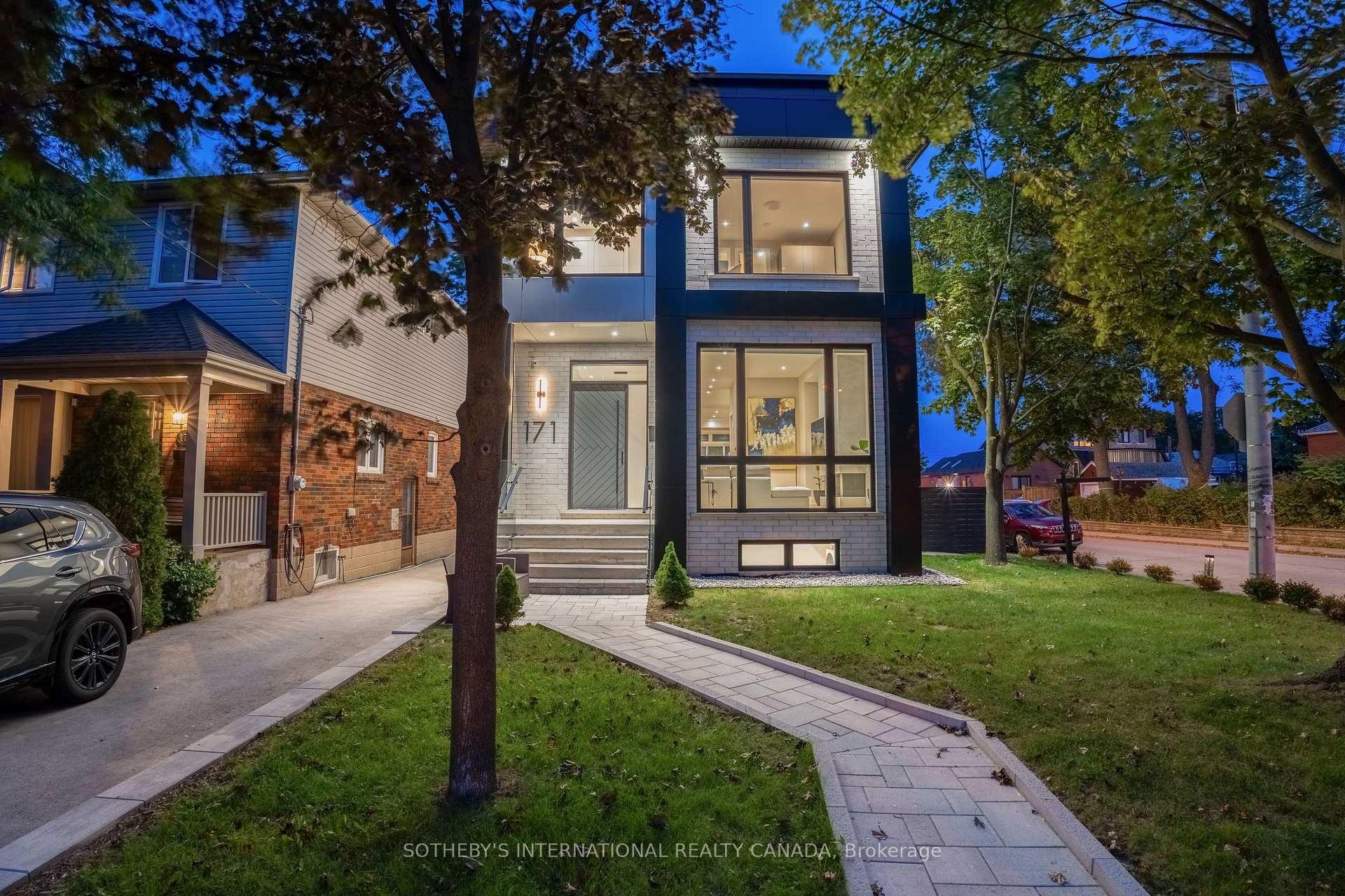 Photo 2 of 171 Durant Avenue, Toronto, East York — HOMEH