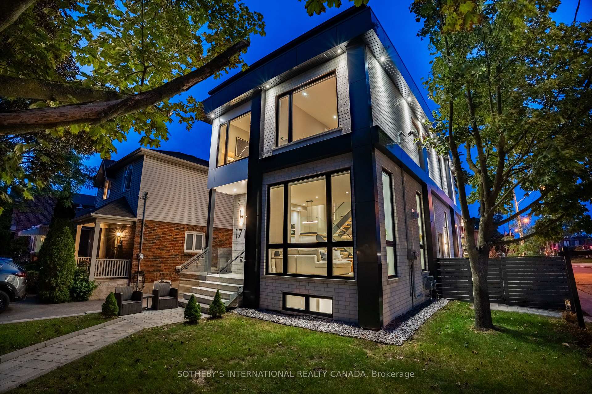 Photo 3 of 171 Durant Avenue, Toronto, East York — HOMEH
