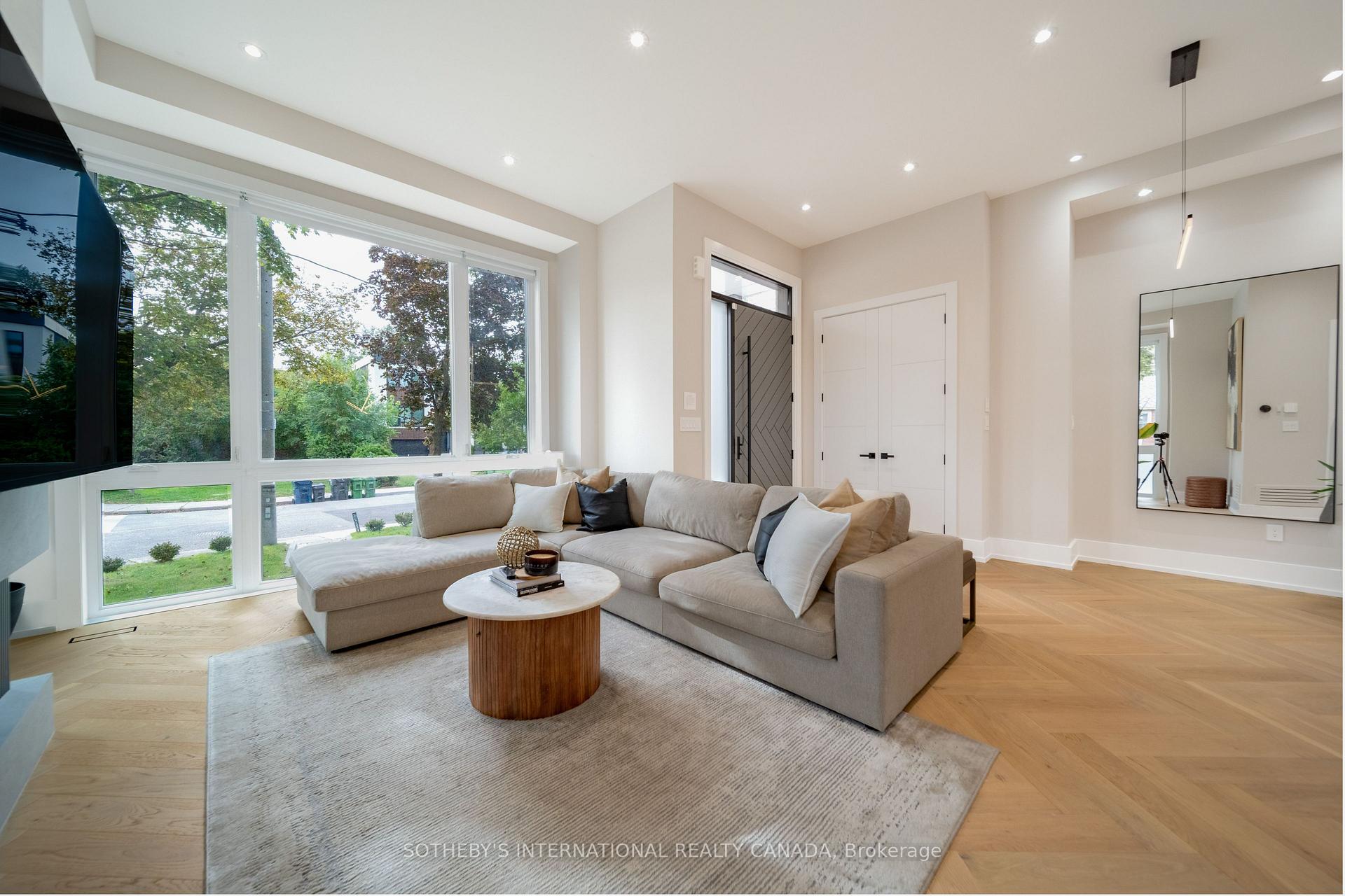 Photo 11 of 171 Durant Avenue, Toronto, East York — HOMEH