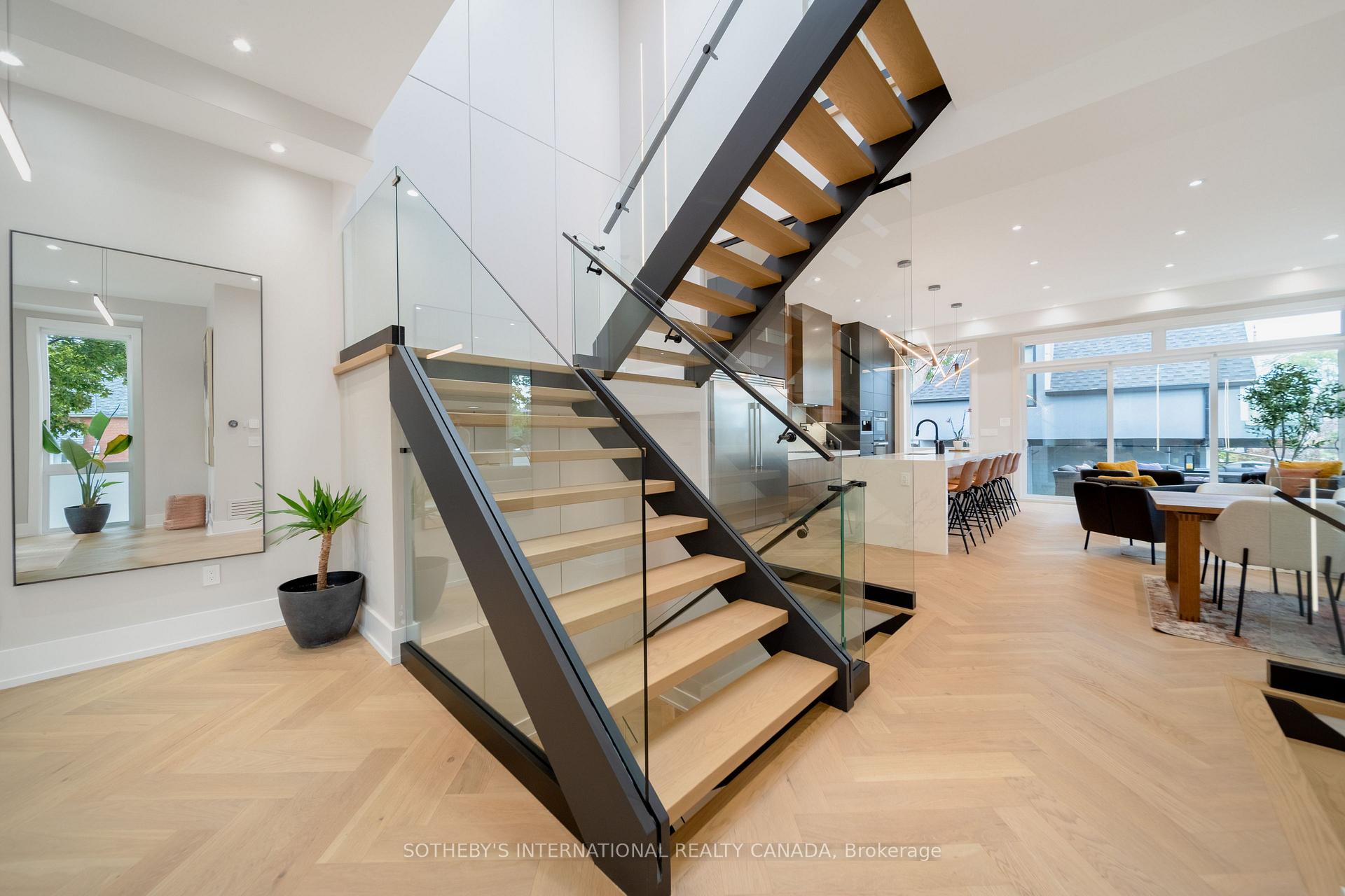 Photo 13 of 171 Durant Avenue, Toronto, East York — HOMEH