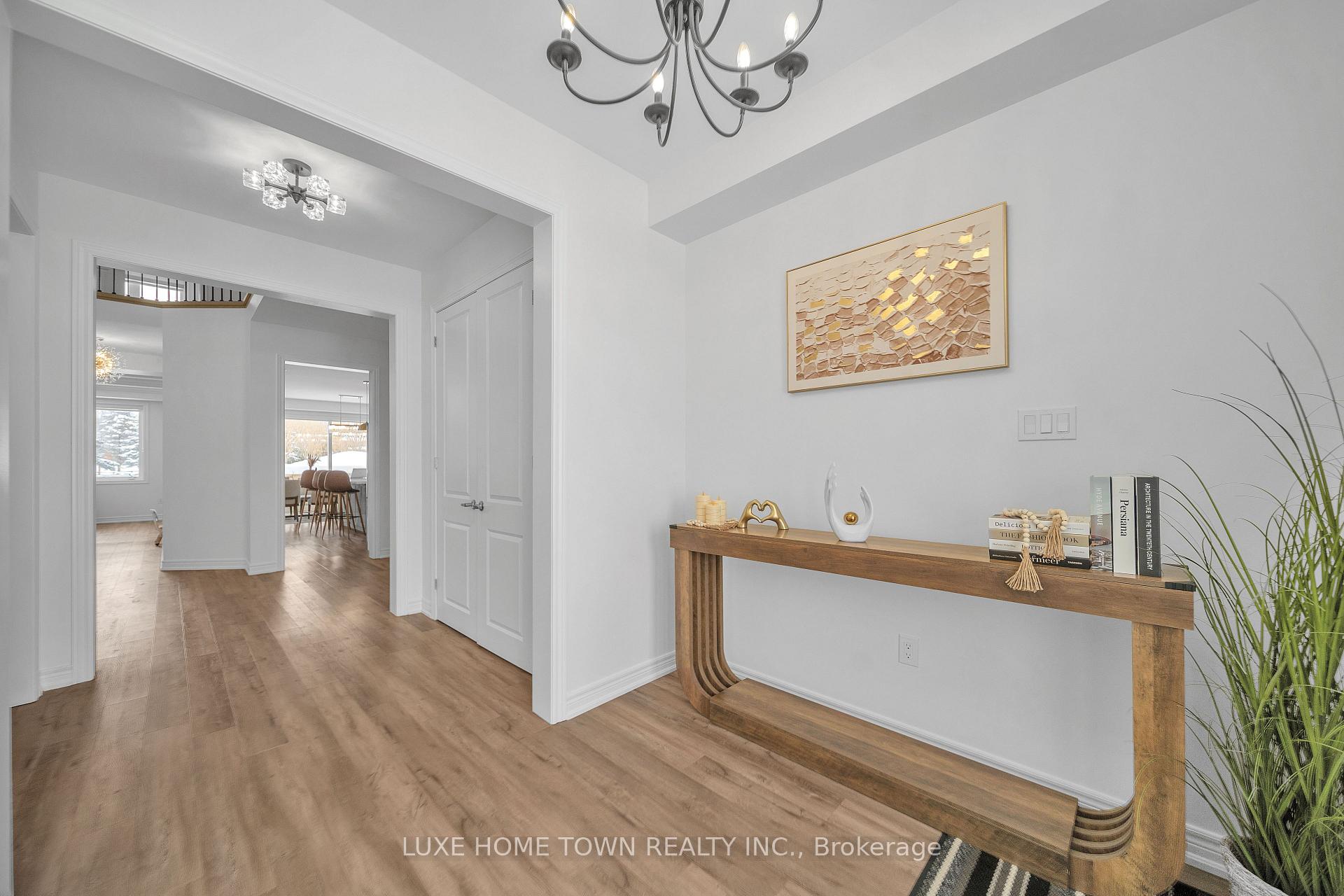 Photo 3 of 136 Harpin Way E, Centre Wellington, Fergus — HOMEH
