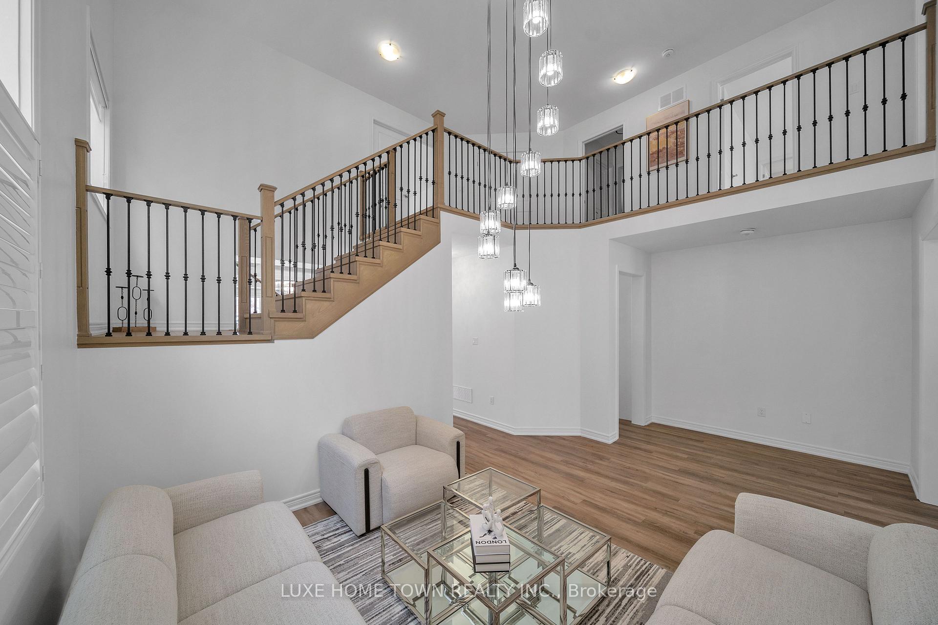 Photo 9 of 136 Harpin Way E, Centre Wellington, Fergus — HOMEH