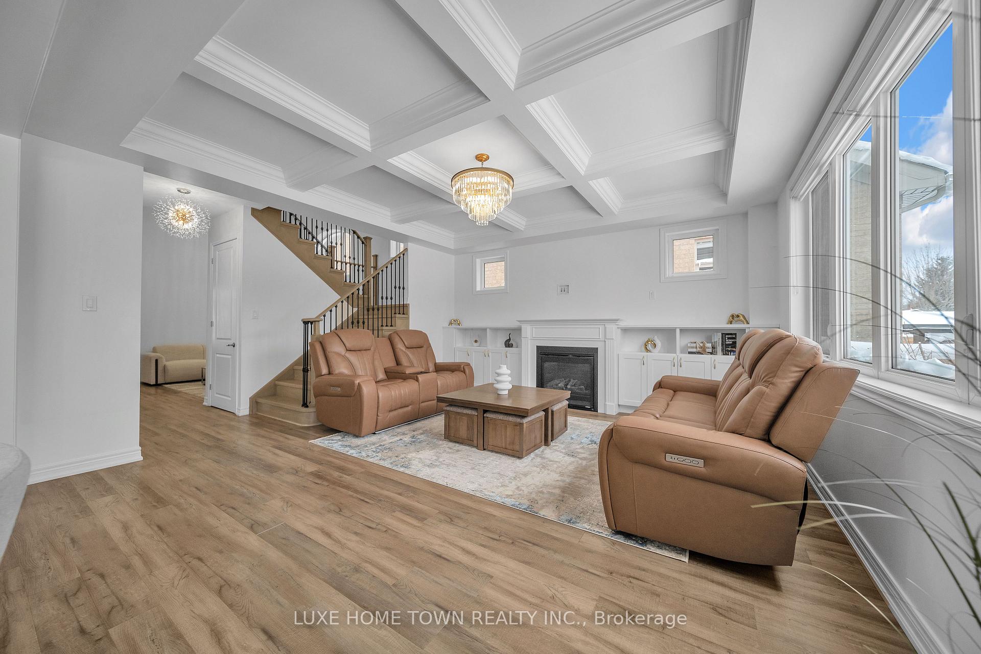 Photo 10 of 136 Harpin Way E, Centre Wellington, Fergus — HOMEH