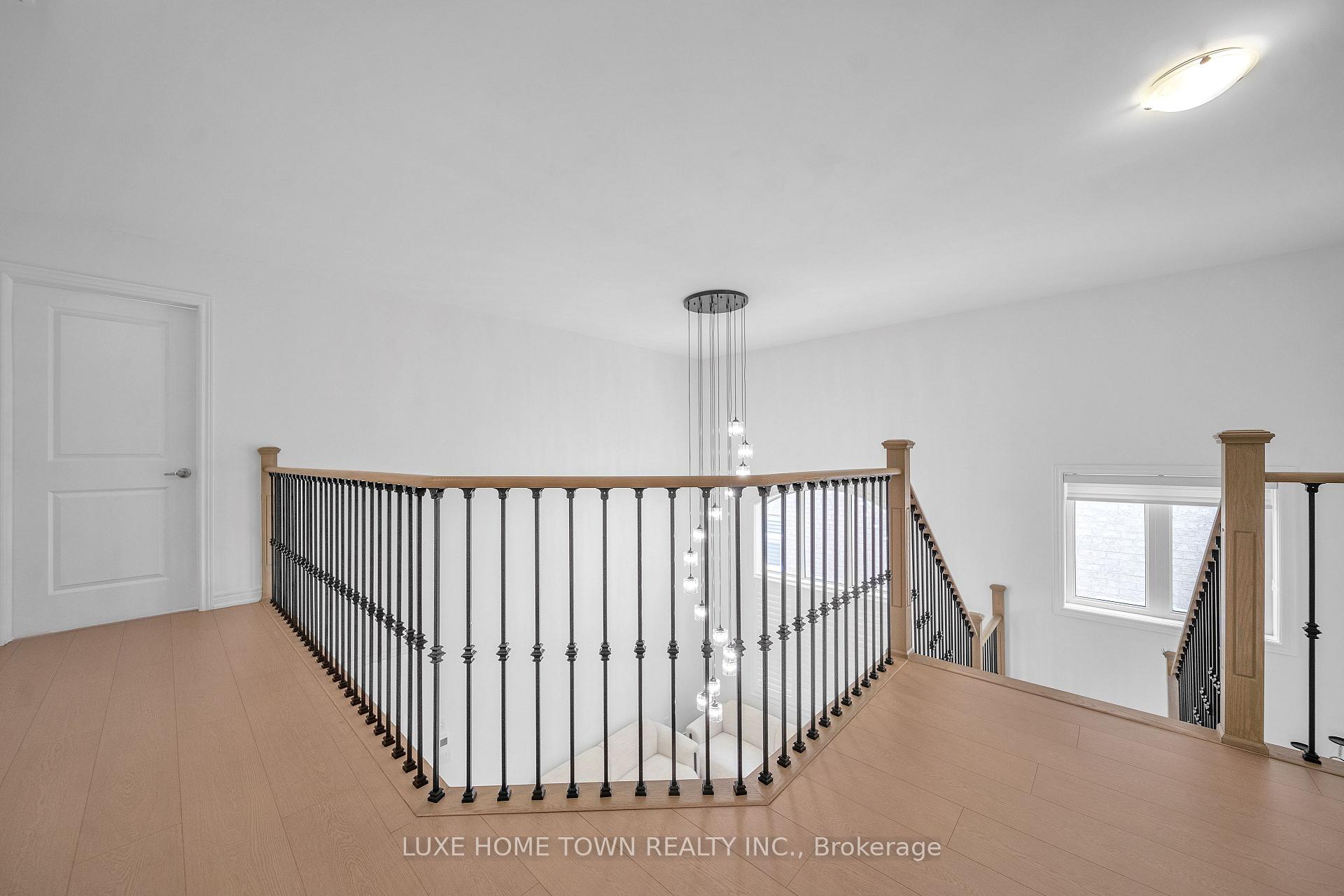 Photo 21 of 136 Harpin Way E, Centre Wellington, Fergus — HOMEH