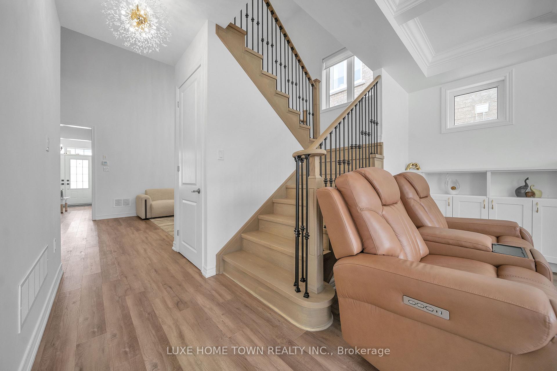 Photo 24 of 136 Harpin Way E, Centre Wellington, Fergus — HOMEH