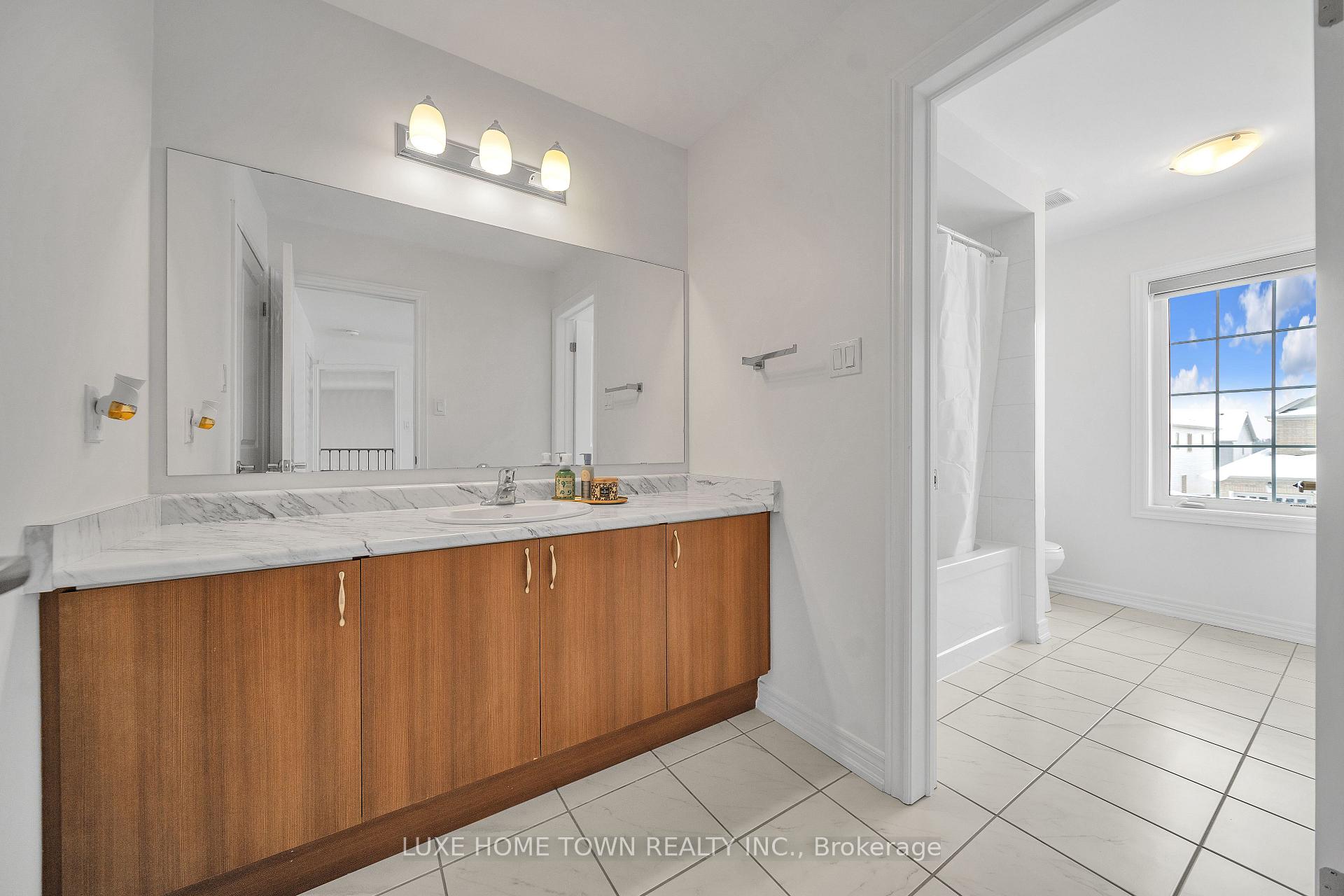 Photo 31 of 136 Harpin Way E, Centre Wellington, Fergus — HOMEH