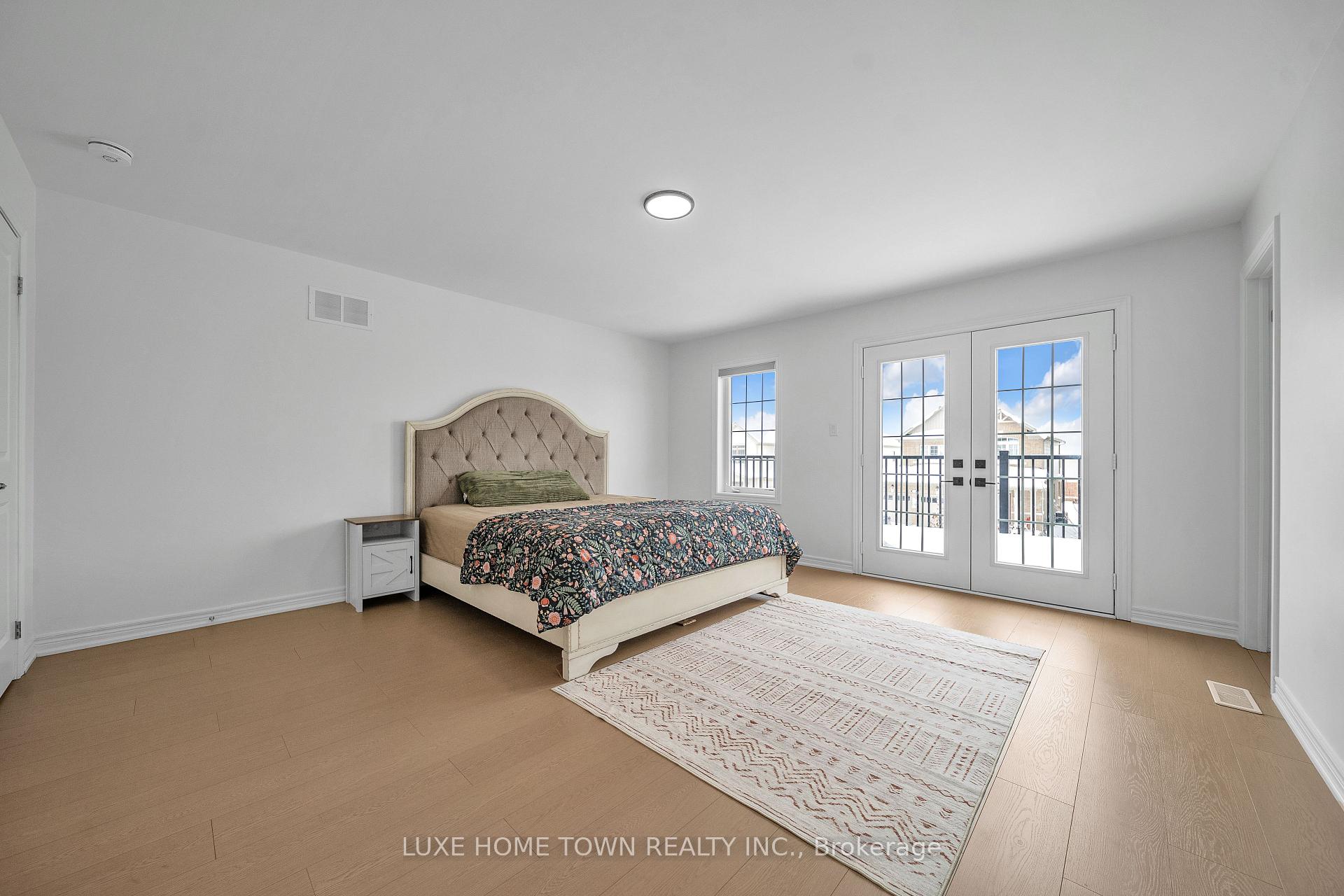 Photo 33 of 136 Harpin Way E, Centre Wellington, Fergus — HOMEH