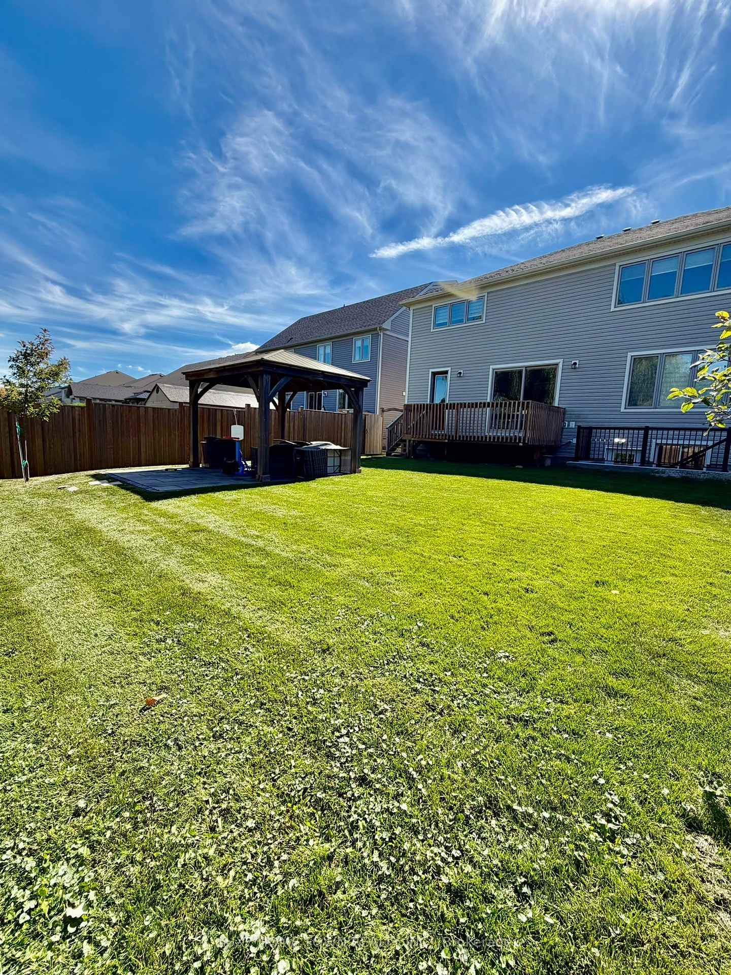 Photo 35 of 136 Harpin Way E, Centre Wellington, Fergus — HOMEH