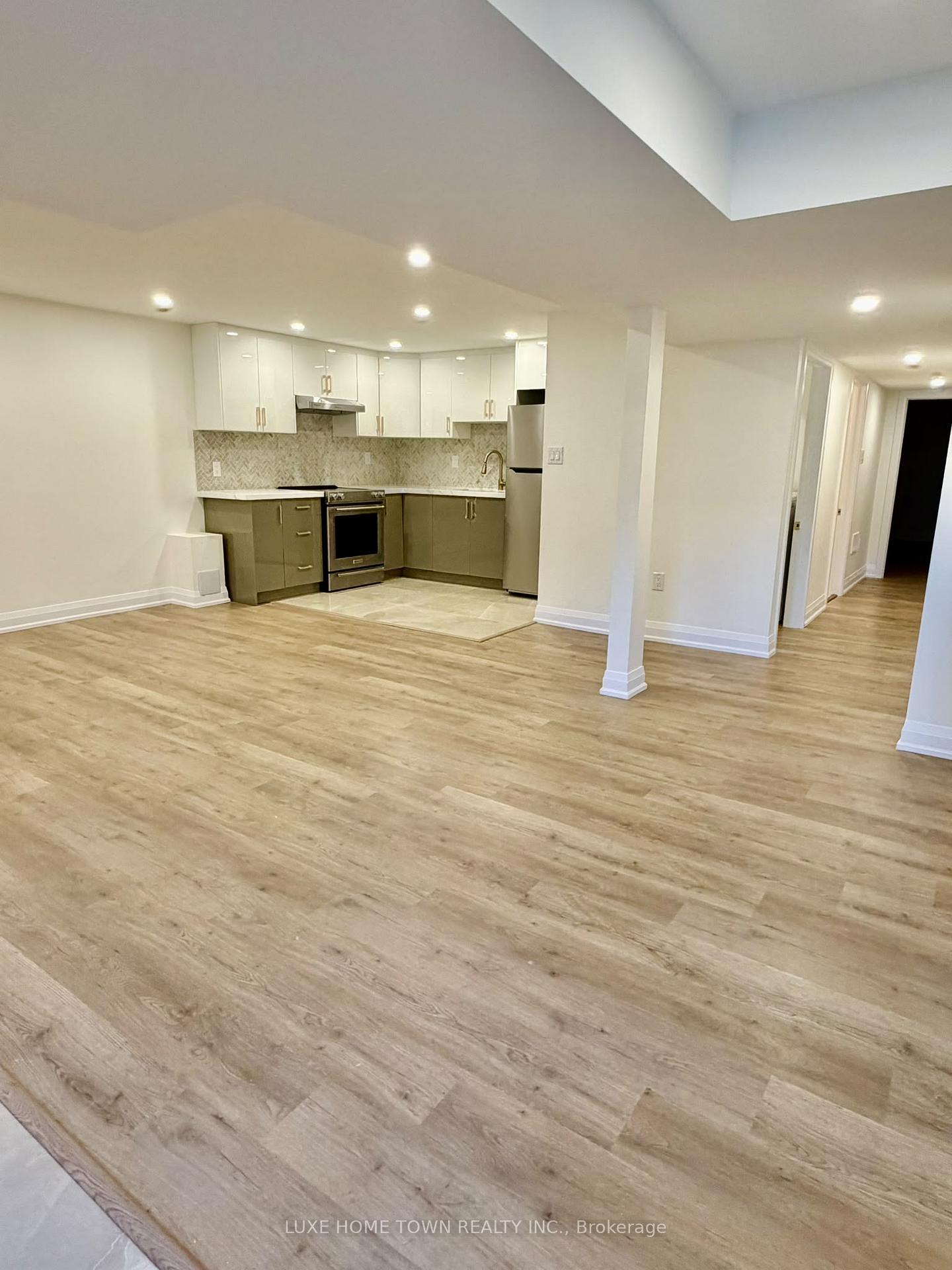 Photo 38 of 136 Harpin Way E, Centre Wellington, Fergus — HOMEH
