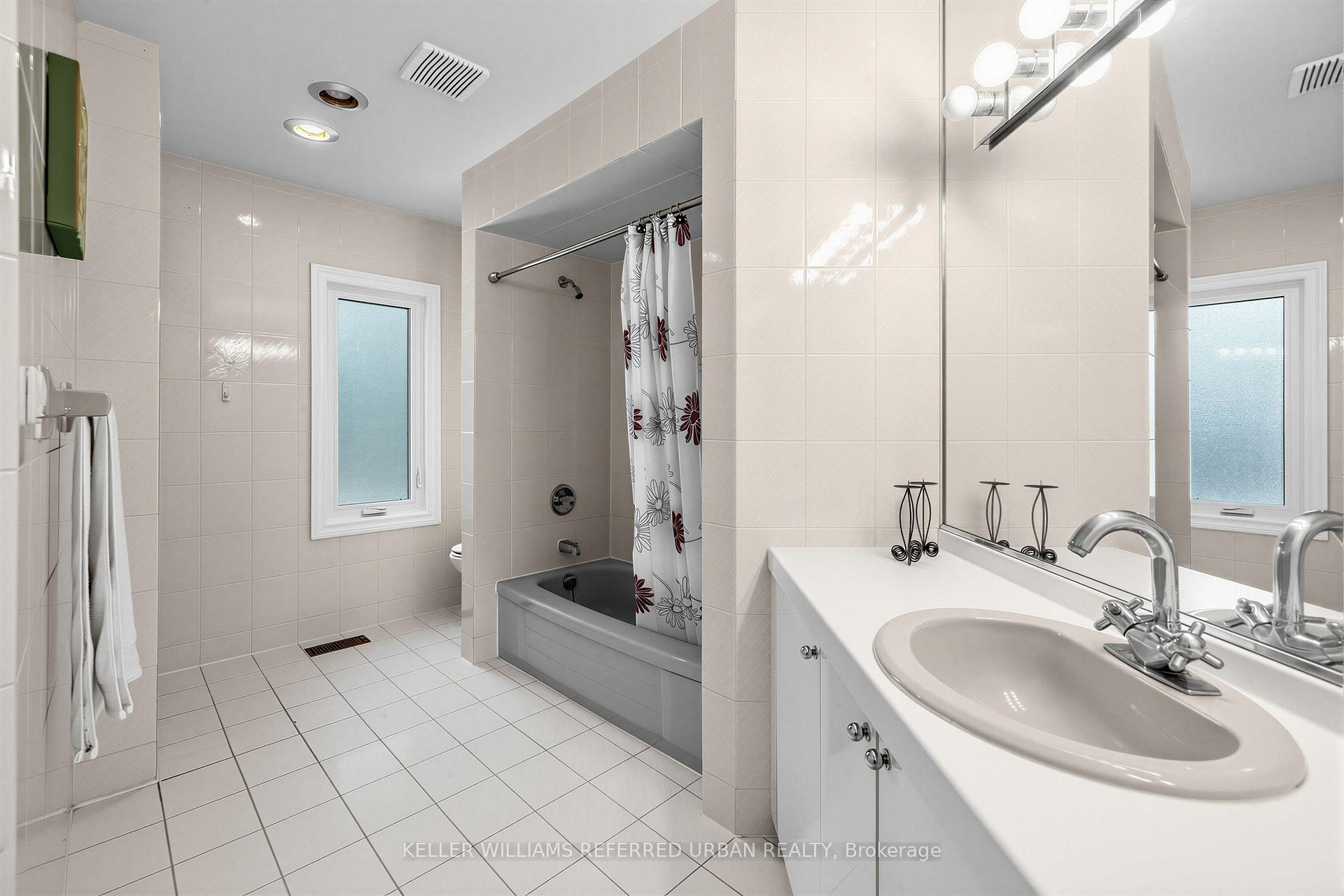 Photo 20 of 411 Cummer Avenue, North York, Newtonbrook East — HOMEH