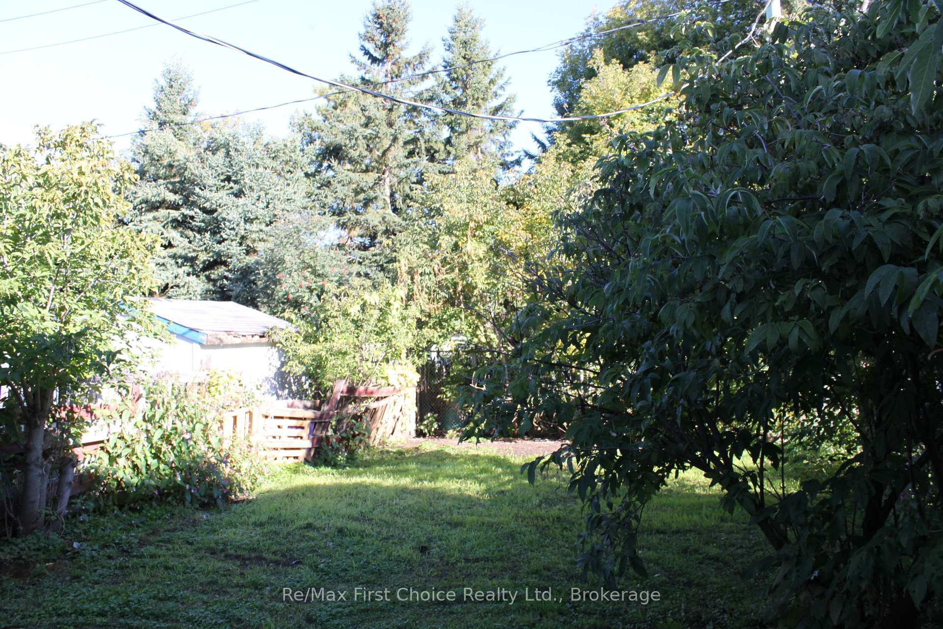 Photo 3 of 195 Limbrick Street, Thunder Bay, Northwood Park — HOMEH