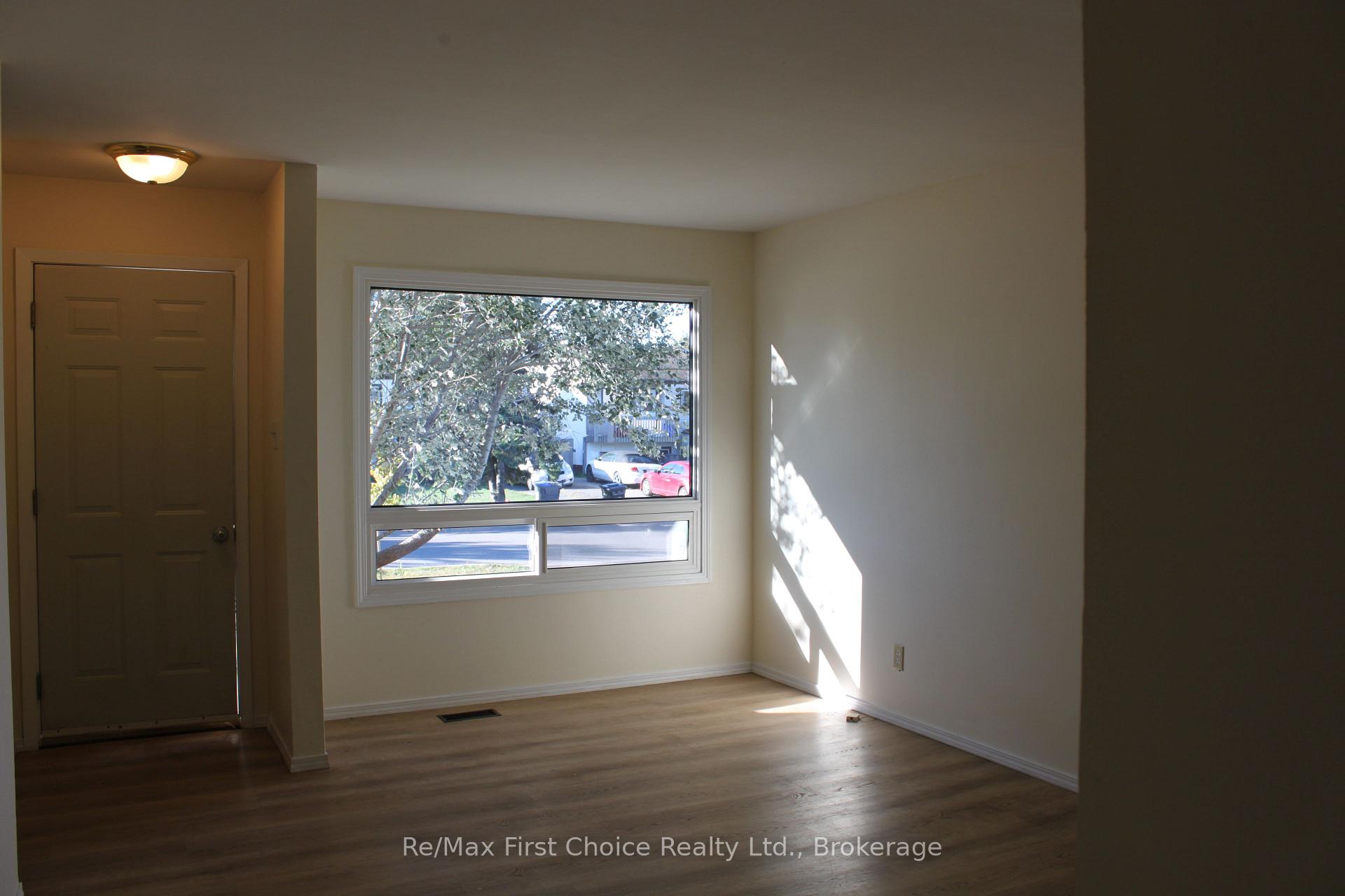 Photo 5 of 195 Limbrick Street, Thunder Bay, Northwood Park — HOMEH