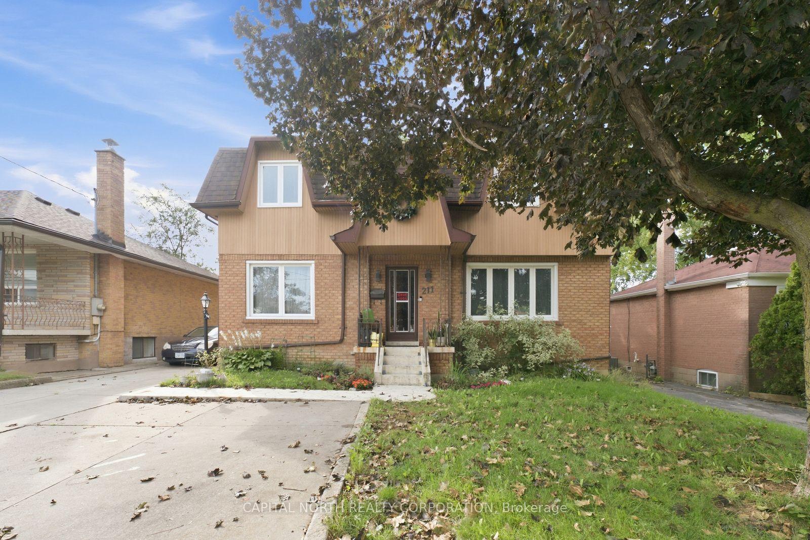 Photo 1 of Unit 3, 211 Epsom Downs Drive, North York, Downsview-Roding-CFB — HOMEH