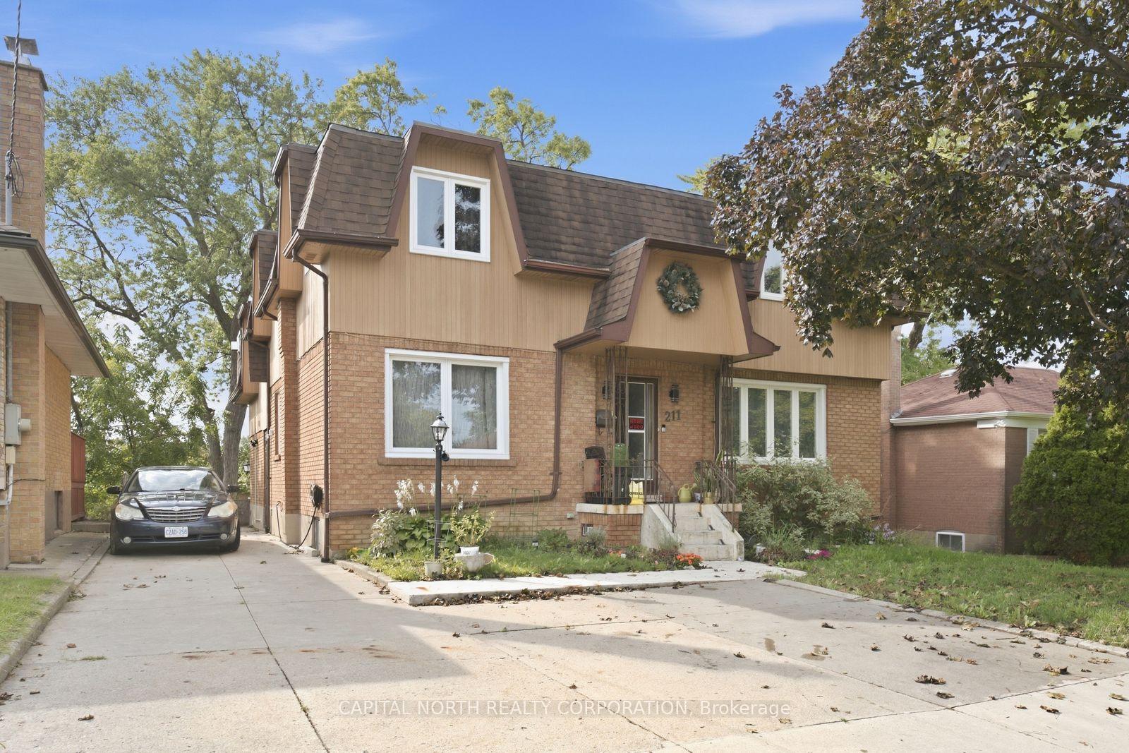 Photo 2 of Unit 3, 211 Epsom Downs Drive, North York, Downsview-Roding-CFB — HOMEH