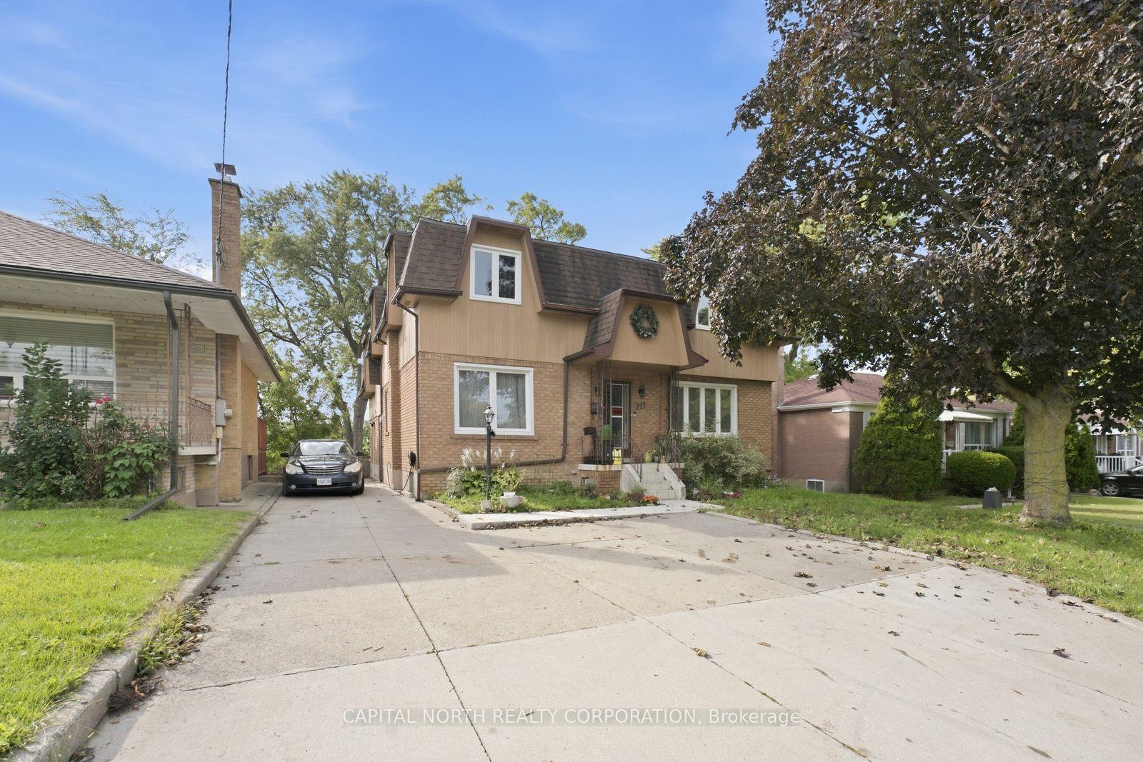 Photo 3 of Unit 3, 211 Epsom Downs Drive, North York, Downsview-Roding-CFB — HOMEH