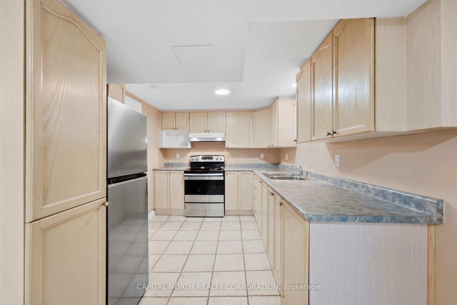 Photo 10 of Unit 3, 211 Epsom Downs Drive, North York, Downsview-Roding-CFB — HOMEH