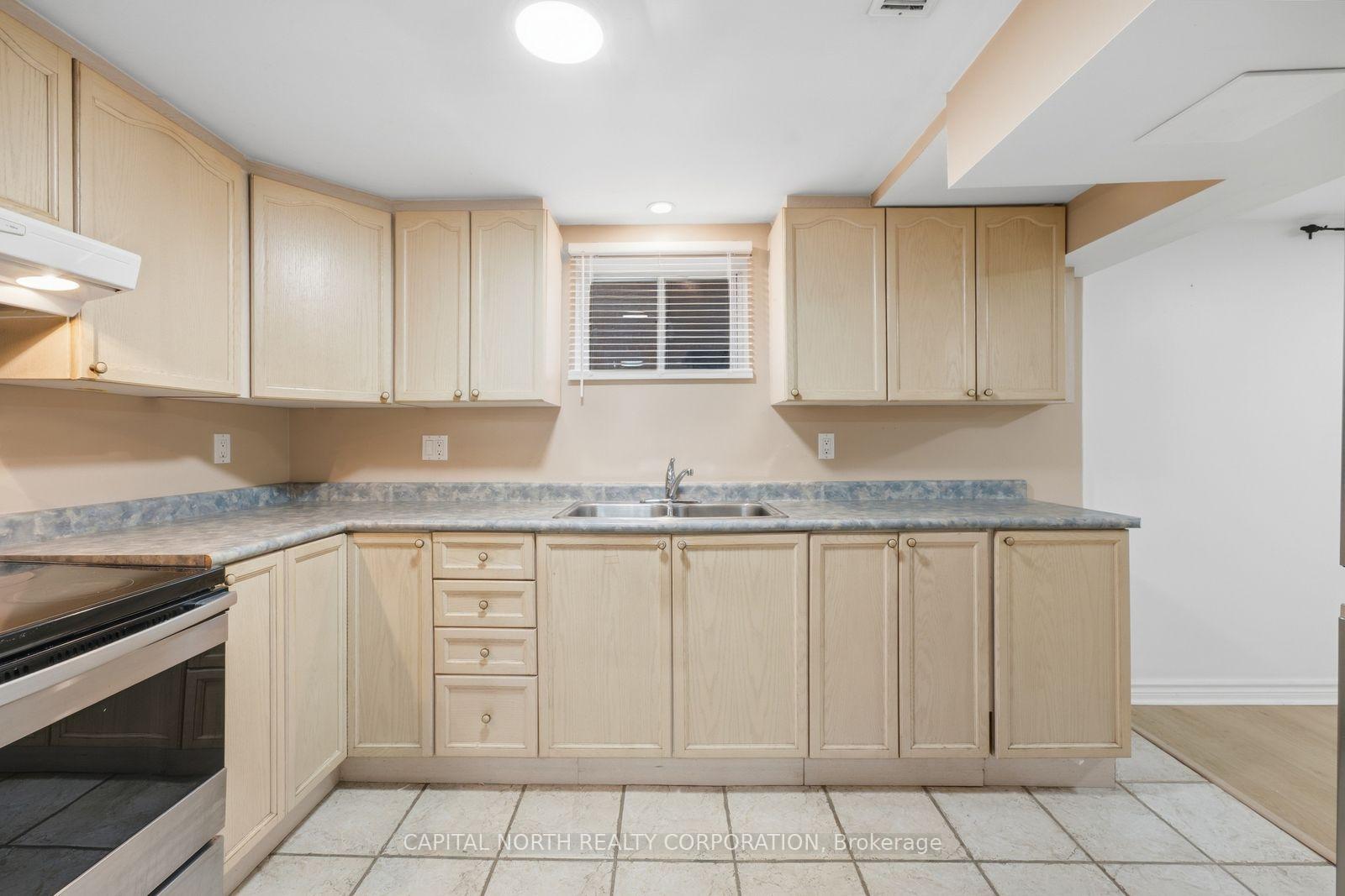 Photo 12 of Unit 3, 211 Epsom Downs Drive, North York, Downsview-Roding-CFB — HOMEH