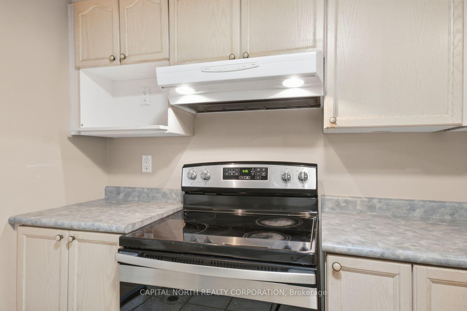 Photo 14 of Unit 3, 211 Epsom Downs Drive, North York, Downsview-Roding-CFB — HOMEH