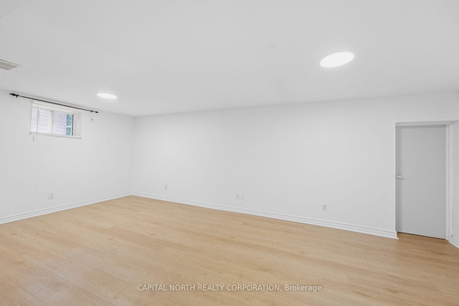Photo 16 of Unit 3, 211 Epsom Downs Drive, North York, Downsview-Roding-CFB — HOMEH
