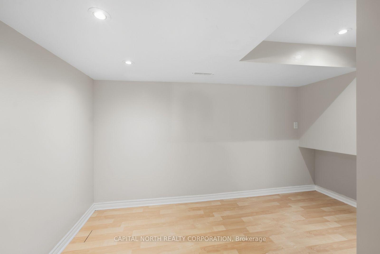 Photo 21 of Unit 3, 211 Epsom Downs Drive, North York, Downsview-Roding-CFB — HOMEH