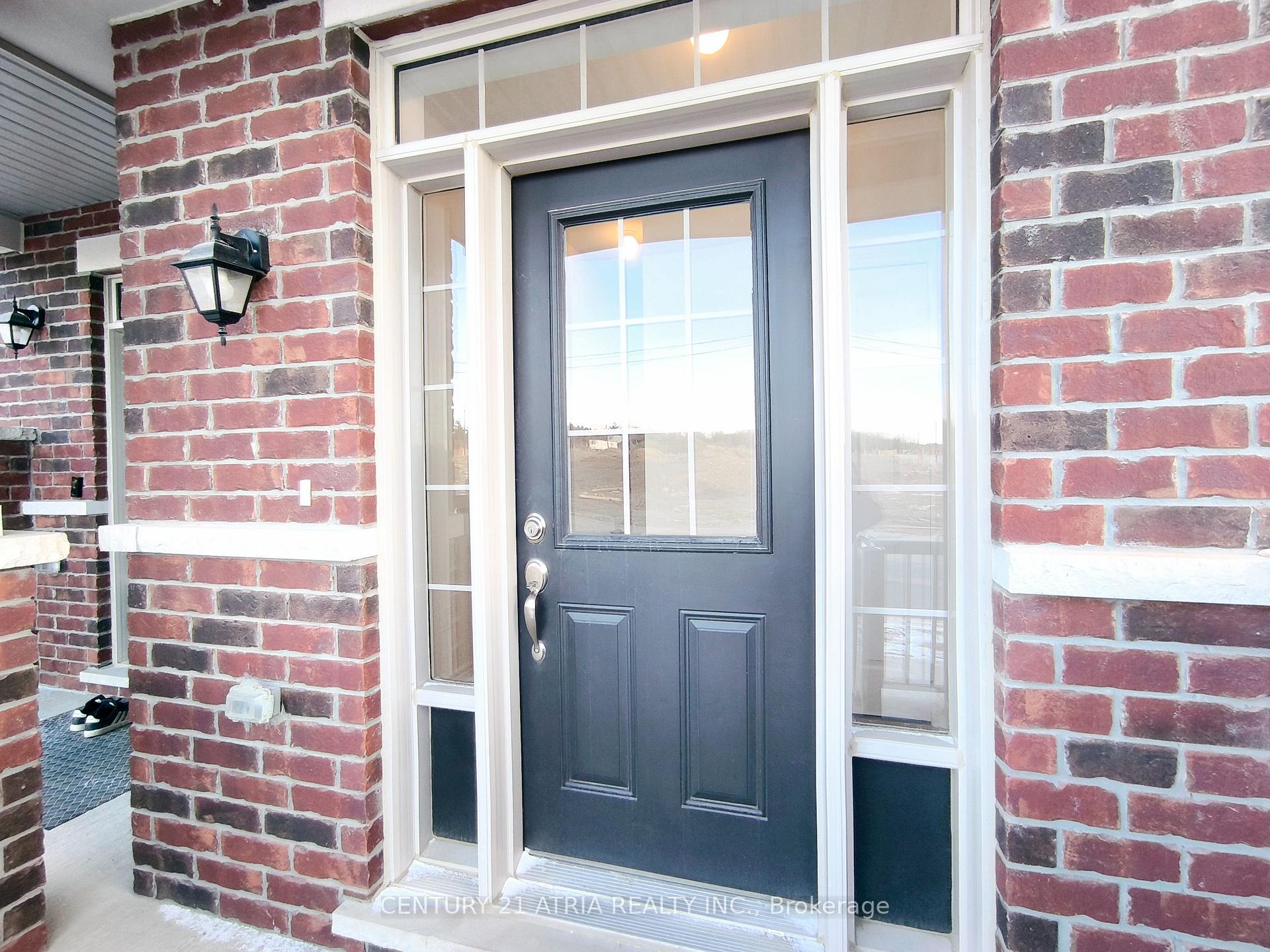 Photo 3 of 913 Elizabeth Mckenzie Drive, Pickering, Rural Pickering — HOMEH