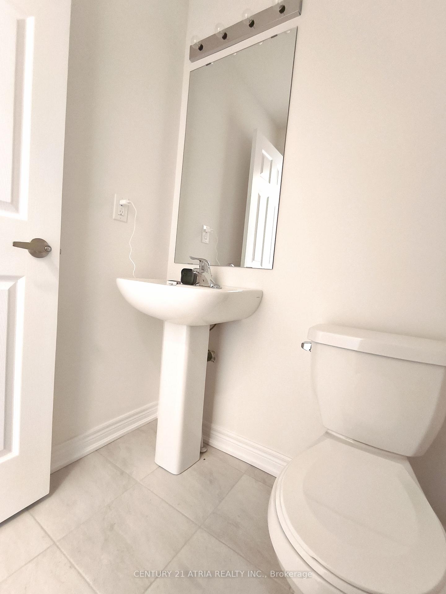 Photo 11 of 913 Elizabeth Mckenzie Drive, Pickering, Rural Pickering — HOMEH
