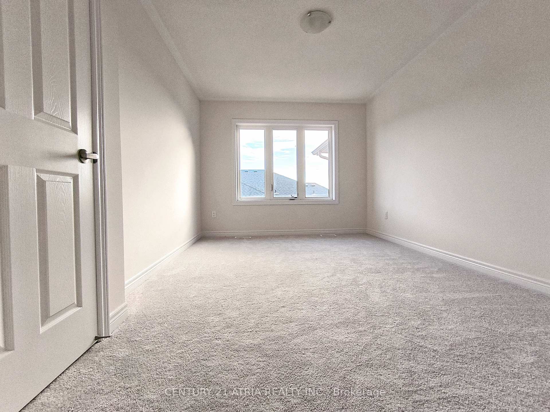 Photo 12 of 913 Elizabeth Mckenzie Drive, Pickering, Rural Pickering — HOMEH