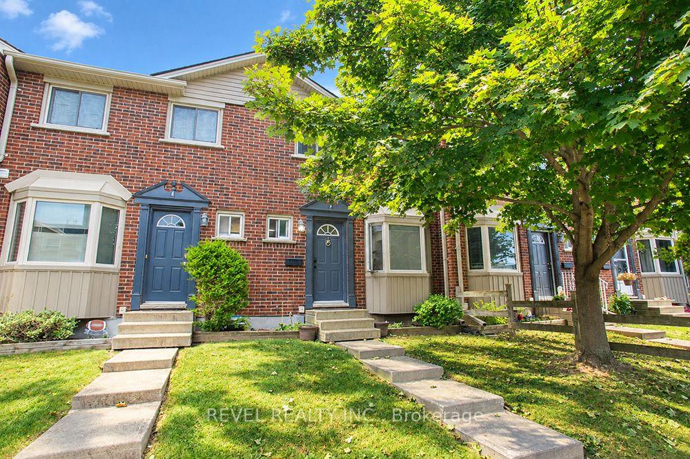 Photo of Unit F, 151 Brantwood Park Road
