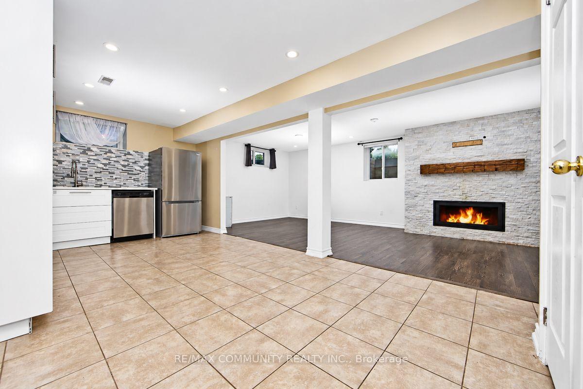 Photo 4 of Unit Bsmt, 52 Maple Avenue, Halton Hills, Georgetown — HOMEH