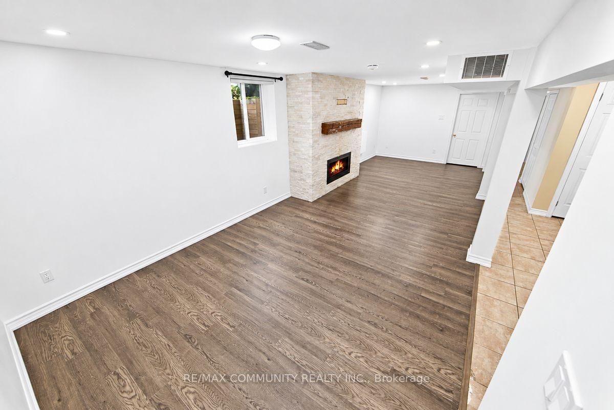 Photo 8 of Unit Bsmt, 52 Maple Avenue, Halton Hills, Georgetown — HOMEH