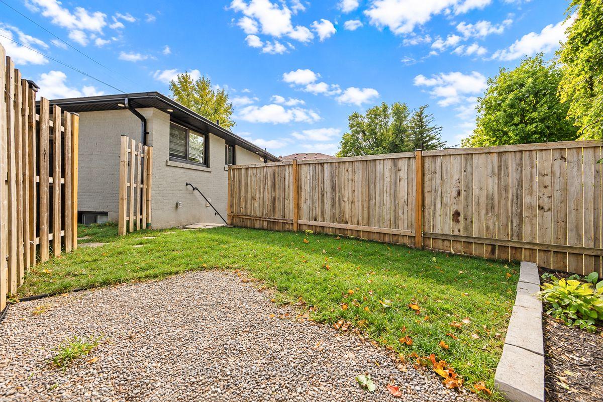 Photo 18 of Unit Bsmt, 52 Maple Avenue, Halton Hills, Georgetown — HOMEH