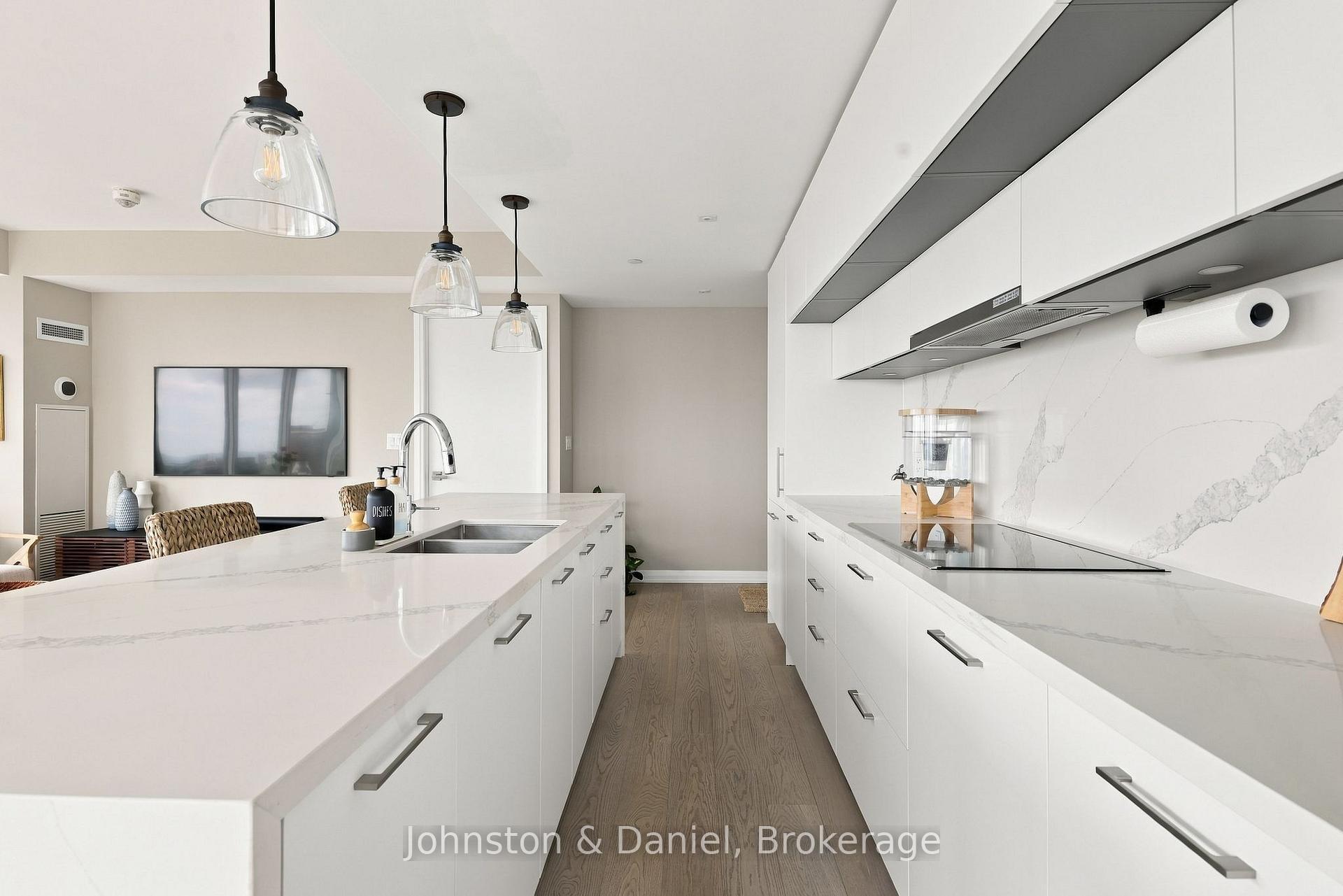 Photo 11 of Unit 2010, 99 Foxbar Road, Toronto, Yonge-St. Clair — HOMEH