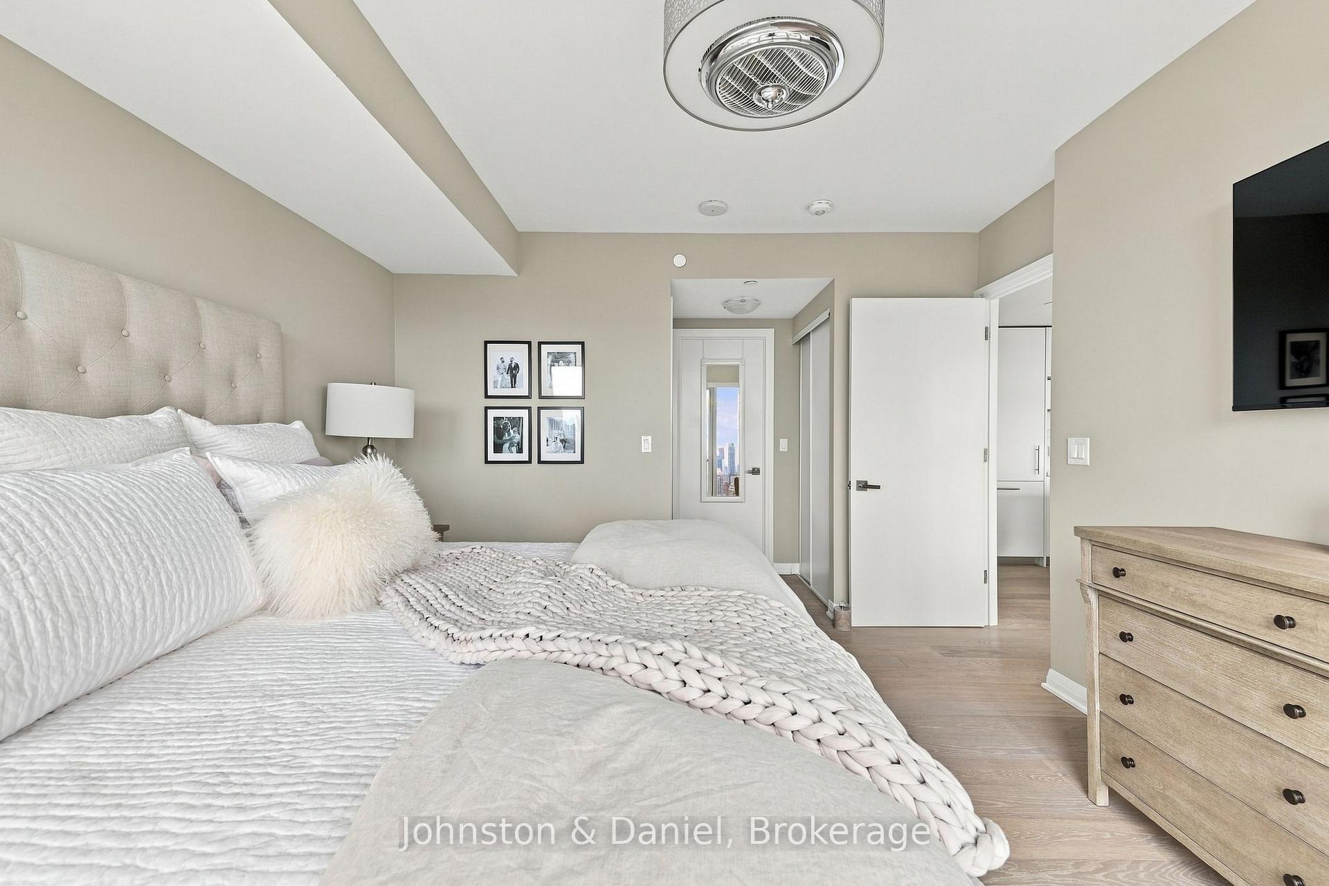 Photo 17 of Unit 2010, 99 Foxbar Road, Toronto, Yonge-St. Clair — HOMEH