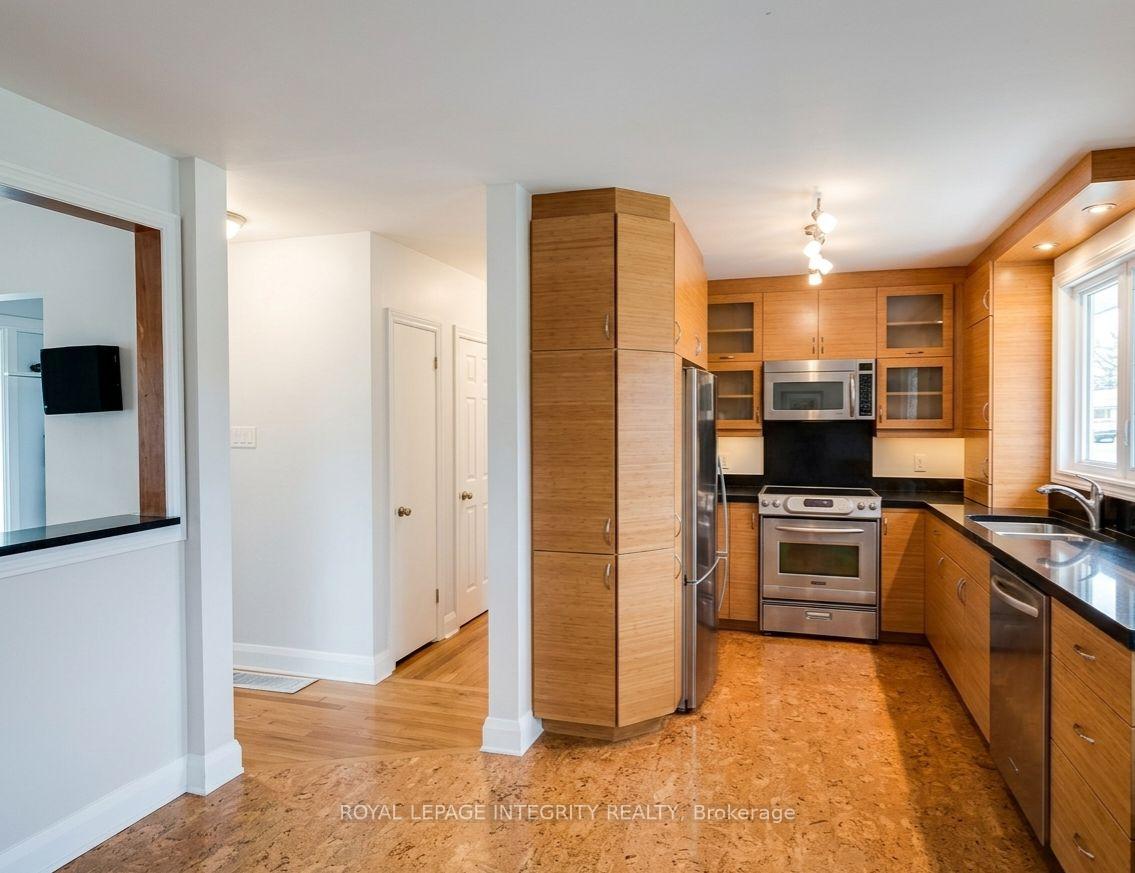 Photo 5 of 176 Oakridge Boulevard, Ottawa, Meadowlands/Crestview — HOMEH