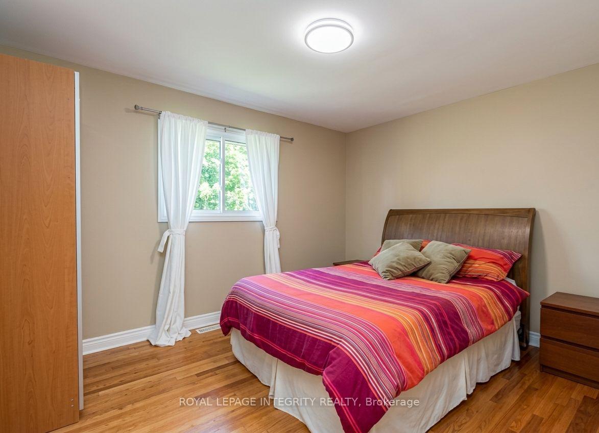 Photo 7 of 176 Oakridge Boulevard, Ottawa, Meadowlands/Crestview — HOMEH