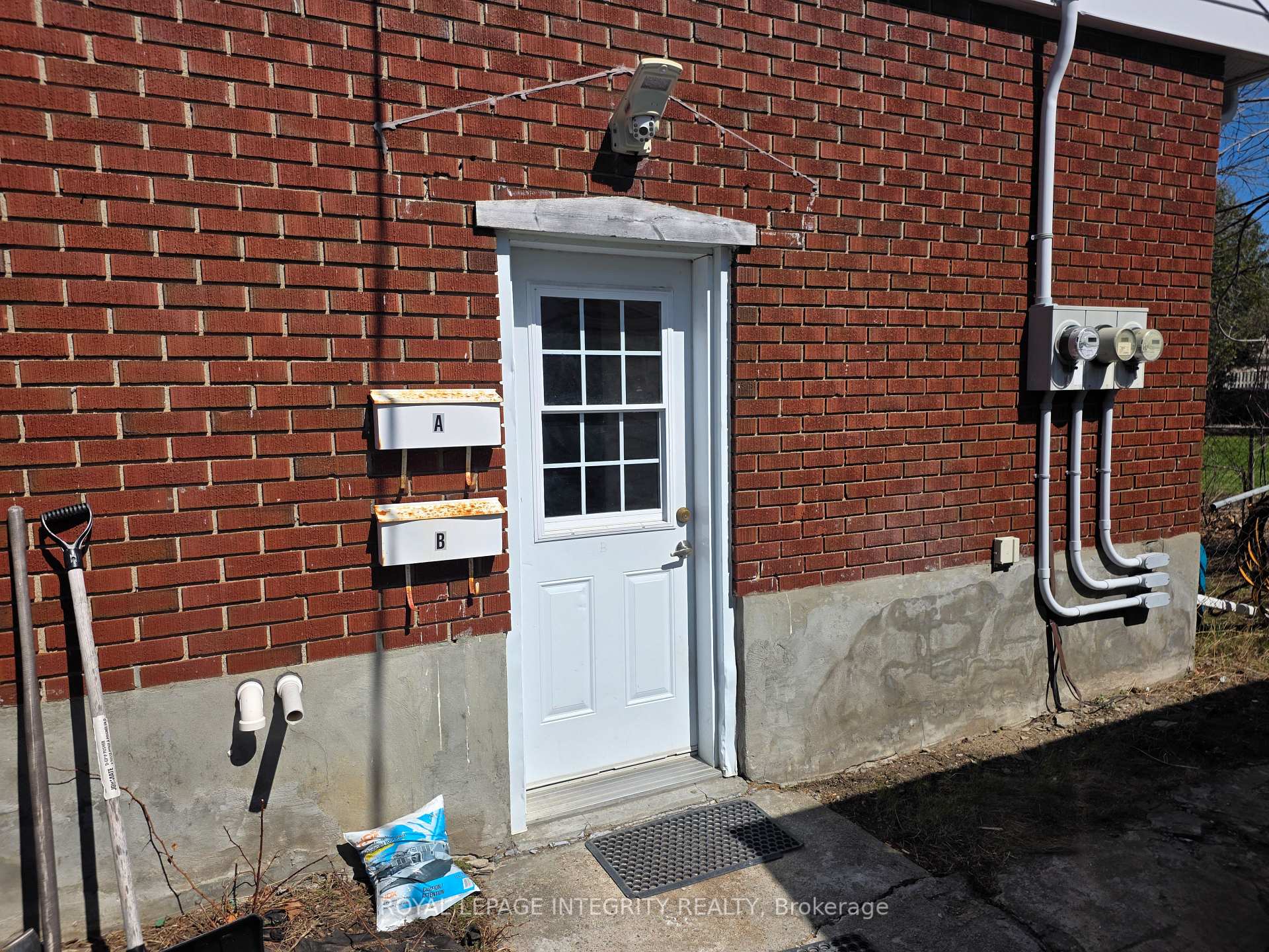 Photo 8 of 176 Oakridge Boulevard, Ottawa, Meadowlands/Crestview — HOMEH