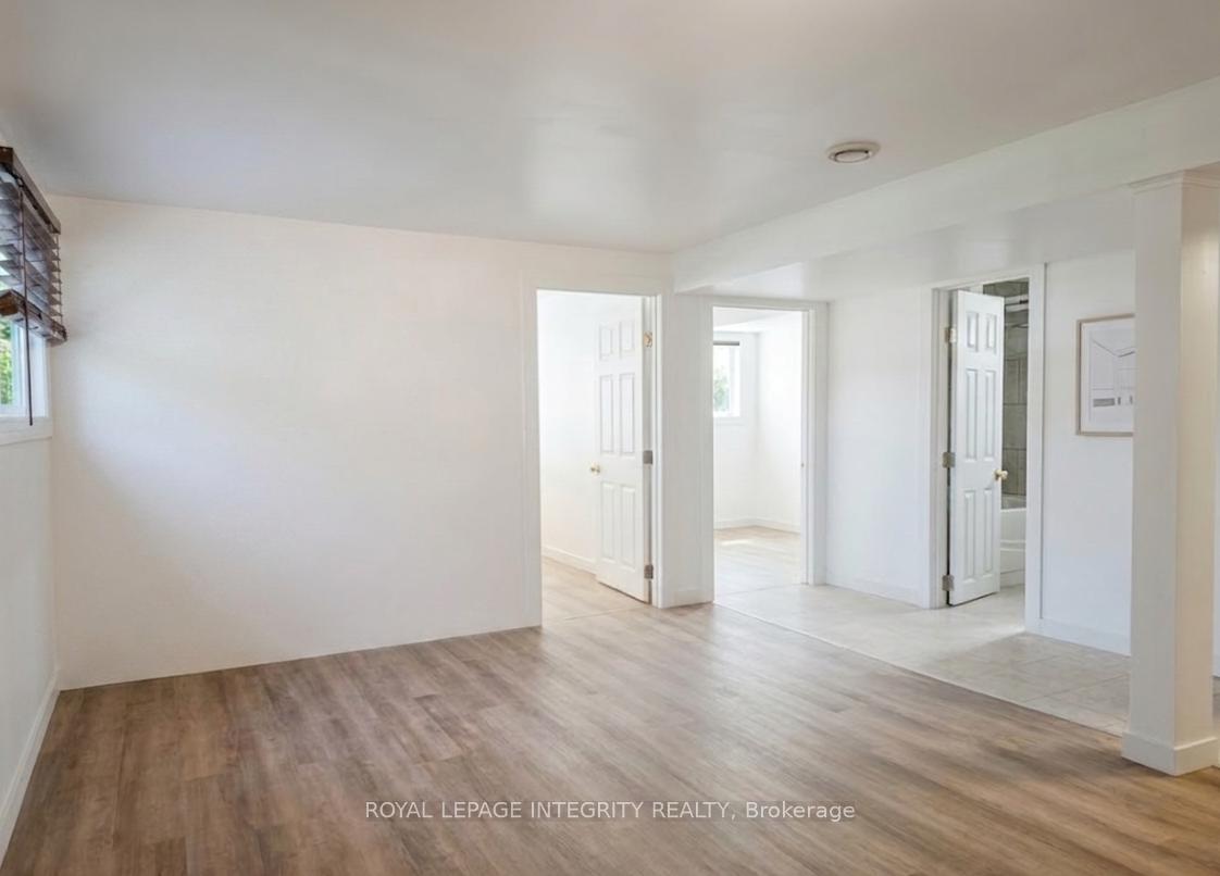 Photo 12 of 176 Oakridge Boulevard, Ottawa, Meadowlands/Crestview — HOMEH