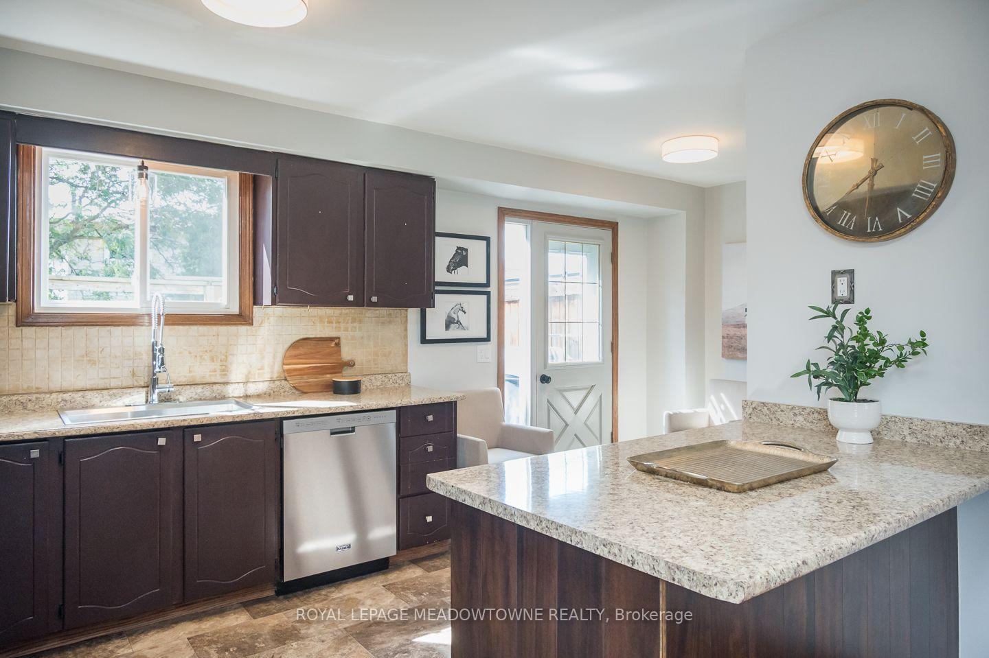 Photo 13 of 584 Hayward Crescent, Milton, Timberlea — HOMEH