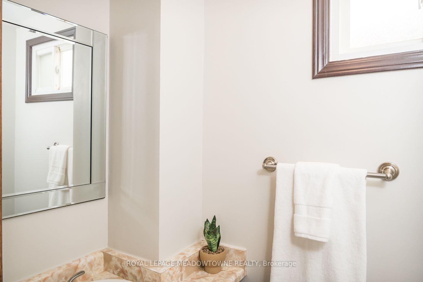 Photo 14 of 584 Hayward Crescent, Milton, Timberlea — HOMEH