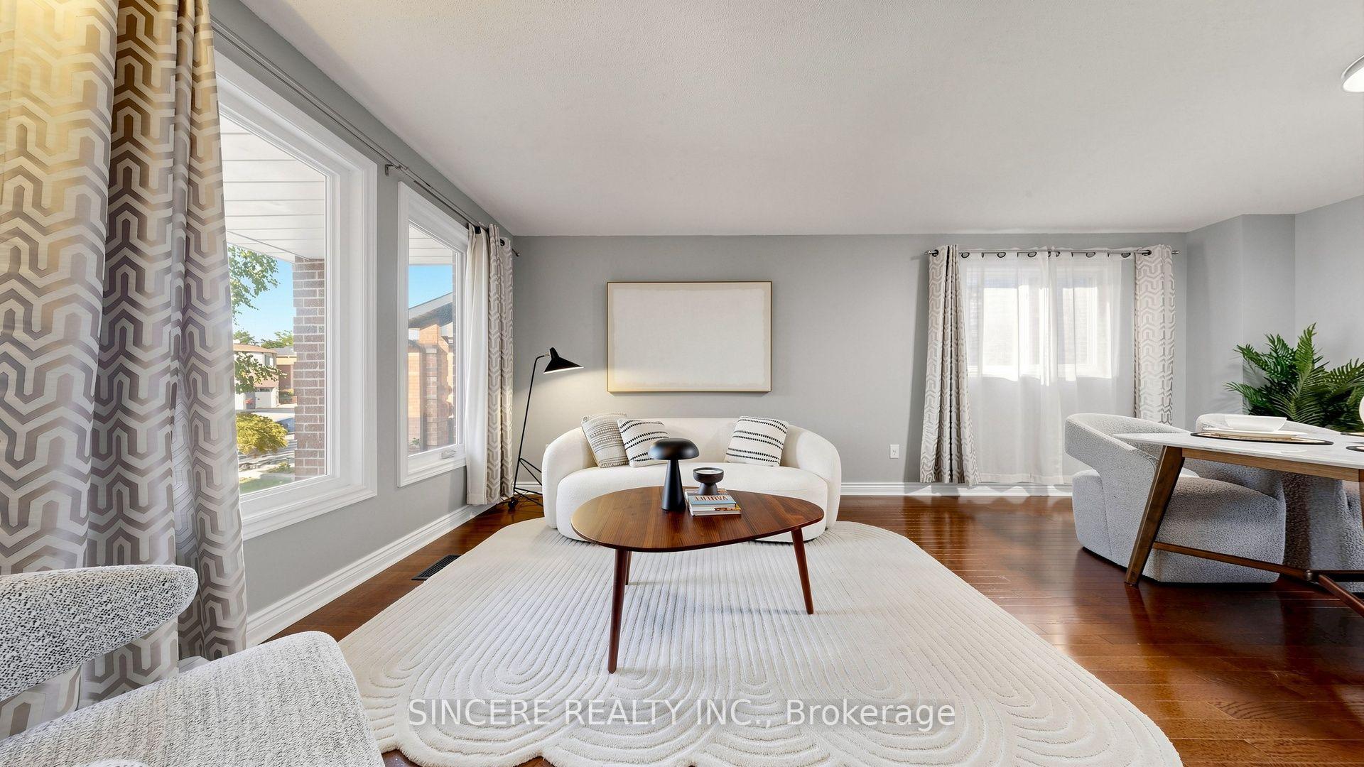 Photo 3 of 25 Ridgefield Crescent, Vaughan, Maple — HOMEH