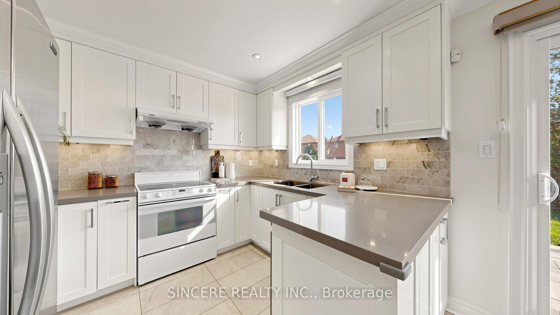 Photo 15 of 25 Ridgefield Crescent, Vaughan, Maple — HOMEH