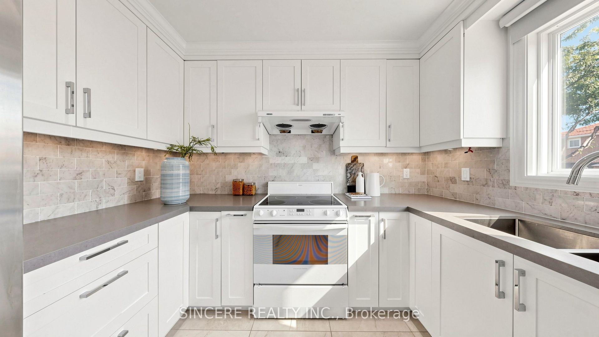 Photo 16 of 25 Ridgefield Crescent, Vaughan, Maple — HOMEH