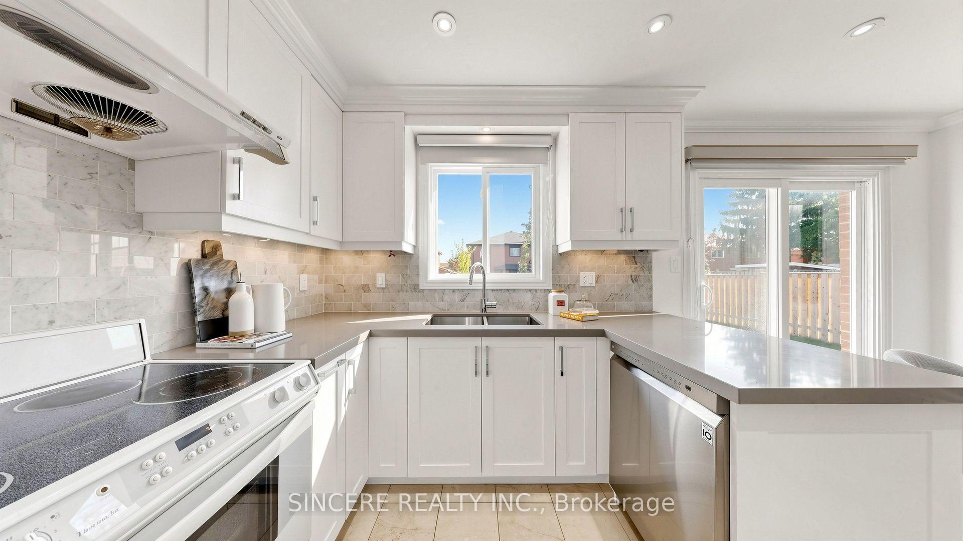 Photo 17 of 25 Ridgefield Crescent, Vaughan, Maple — HOMEH