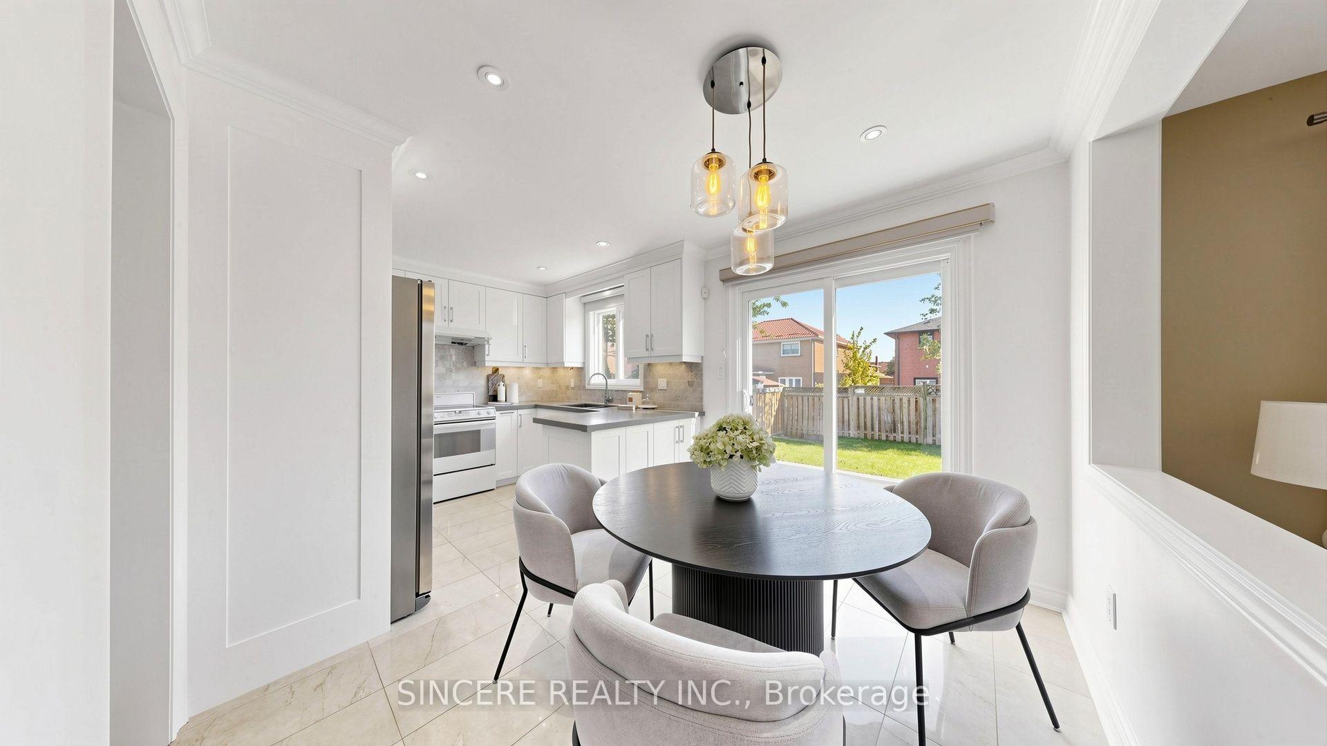 Photo 21 of 25 Ridgefield Crescent, Vaughan, Maple — HOMEH