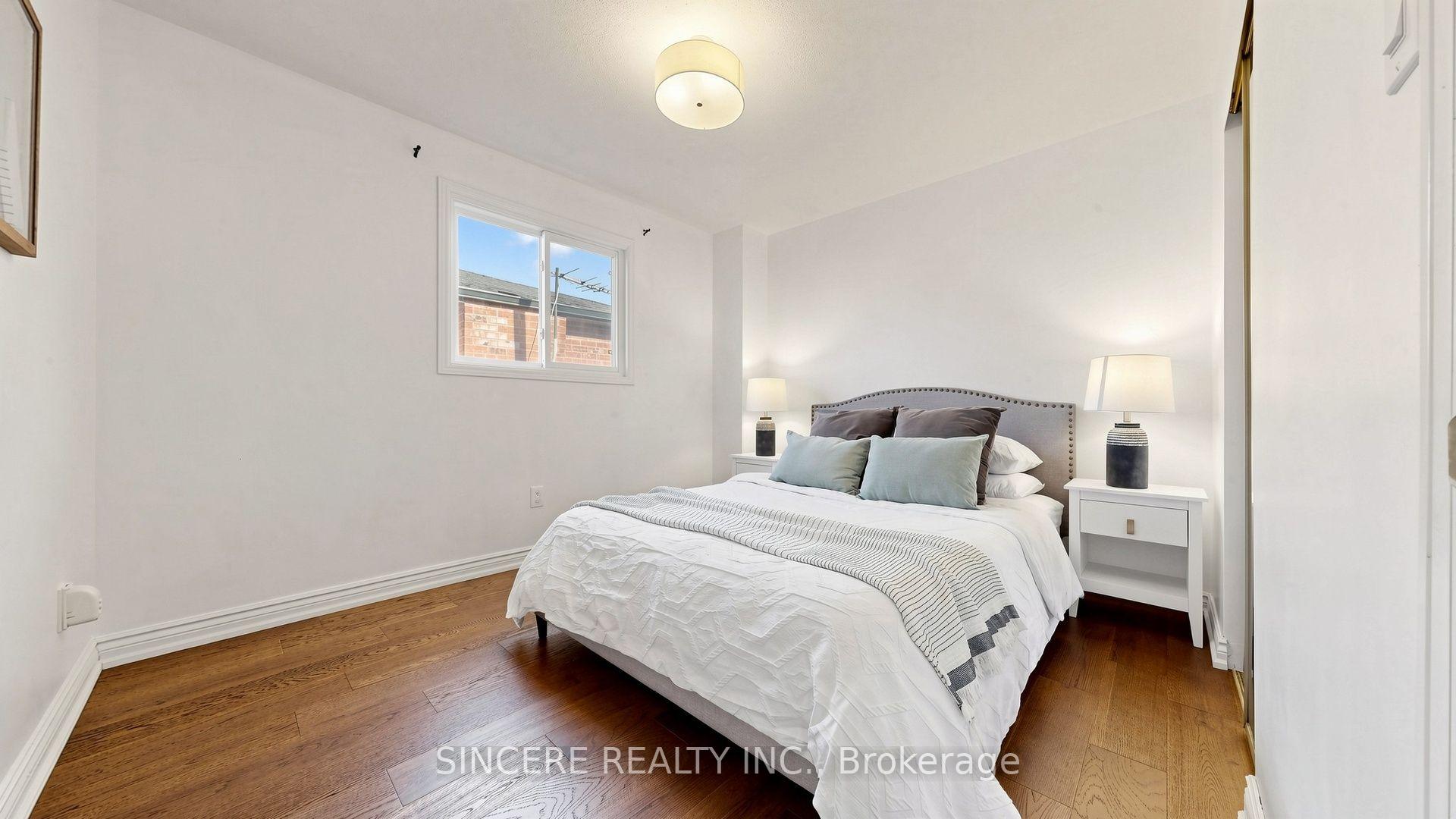 Photo 42 of 25 Ridgefield Crescent, Vaughan, Maple — HOMEH