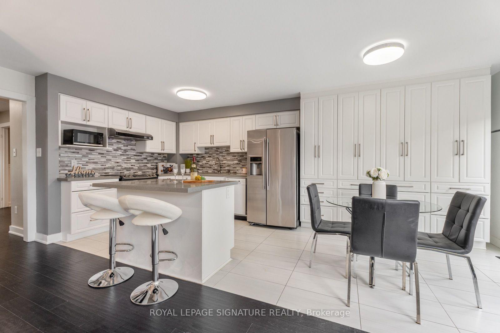 Photo 2 of 2053 Blue Ridge Crescent, Pickering, Brock Ridge — HOMEH