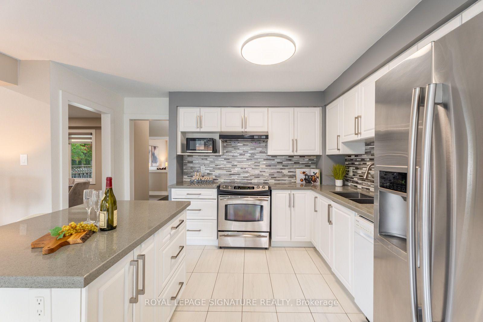 Photo 3 of 2053 Blue Ridge Crescent, Pickering, Brock Ridge — HOMEH