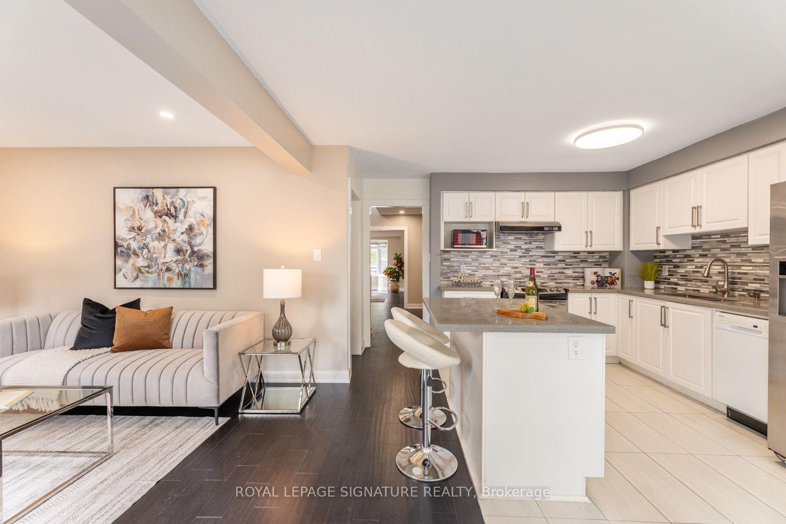 Photo 4 of 2053 Blue Ridge Crescent, Pickering, Brock Ridge — HOMEH