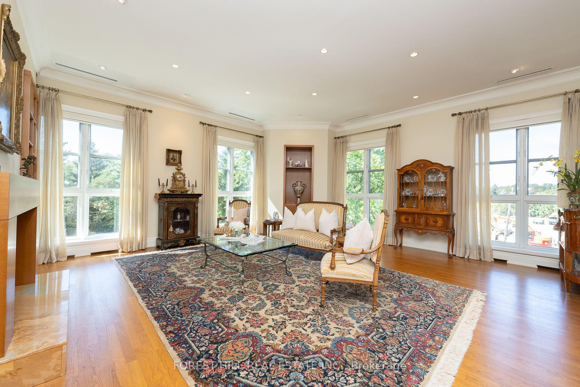 Photo 4 of Unit 303, 1 Post Road, North York, Bridle Path-Sunnybrook-York Mills — HOMEH